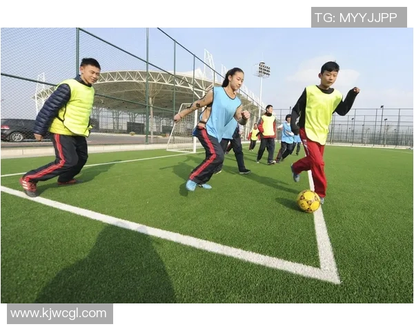 西街的足球明星如何改变了小镇的命运与梦想 西街的足球明星如何改变了小镇的命运与梦想